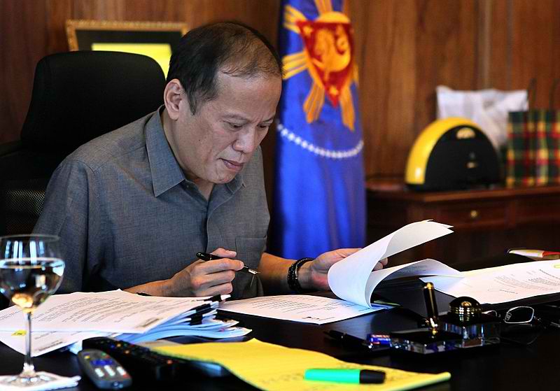 The President at work. Photo by Official Gazette