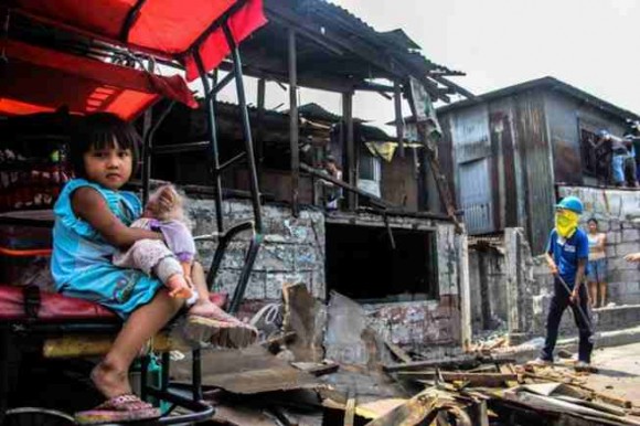 Demolitions of urban poor communities are a hallmark of the Aquino presidency. (Photo from: Bulatlat)