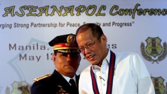 Suspended Police Chief and Presidential Pal Alan Purisima and President BS Aquino. Photo from Inquirer.net.