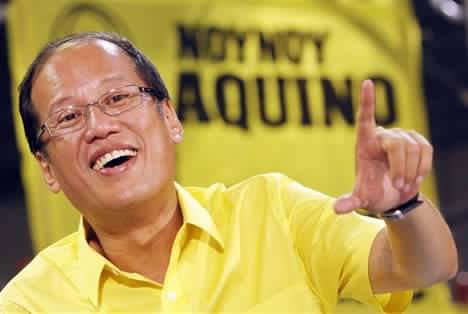 Then-presidential candidate wowed supporters in 2010 with his platform titled "A Social Contract with the Filipino People". Photo from Google Images.